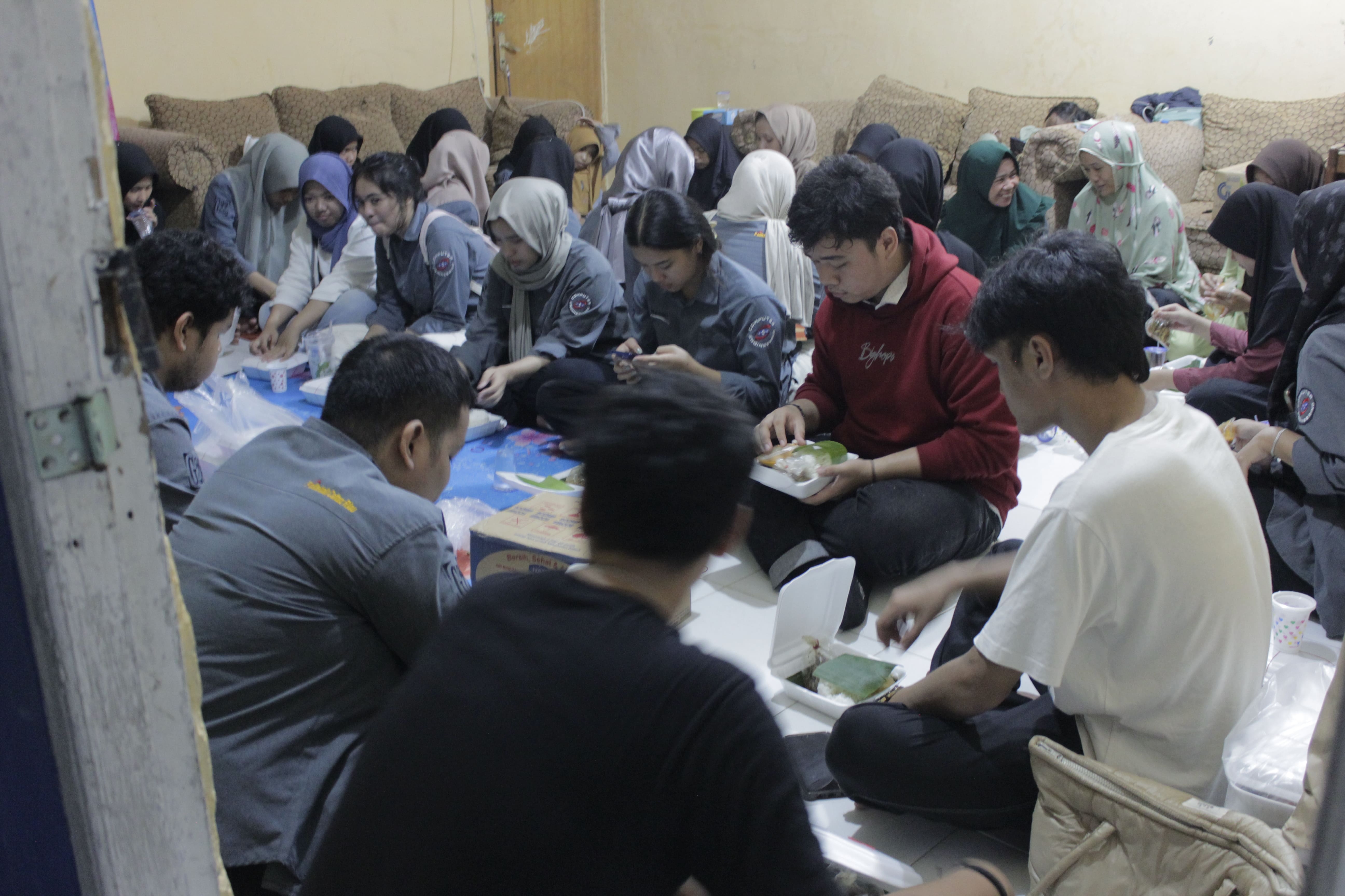 HIMAKOM Berbagi